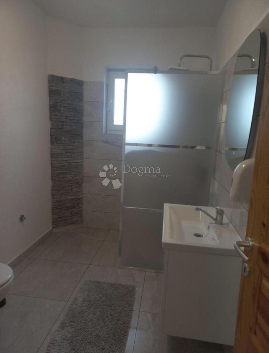 Hiša Lipovac, Rakovica, 350m2