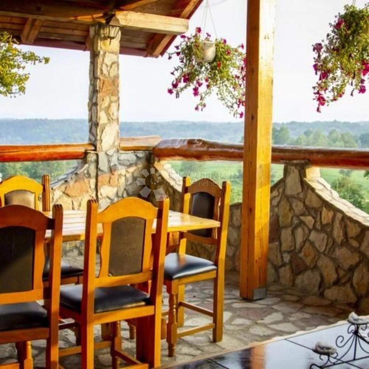 Hiša Lipovac, Rakovica, 350m2