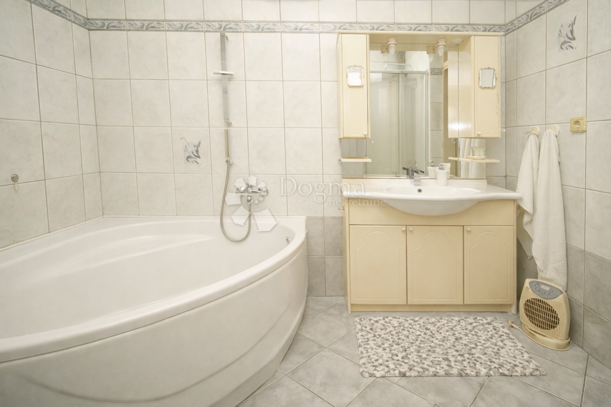 Hiša Tar, Tar-Vabriga, 300m2