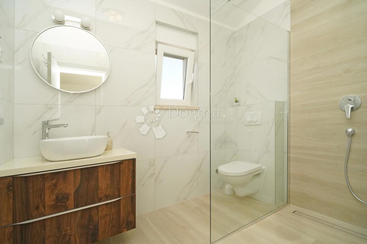 Hiša Svetvinčenat, 180m2