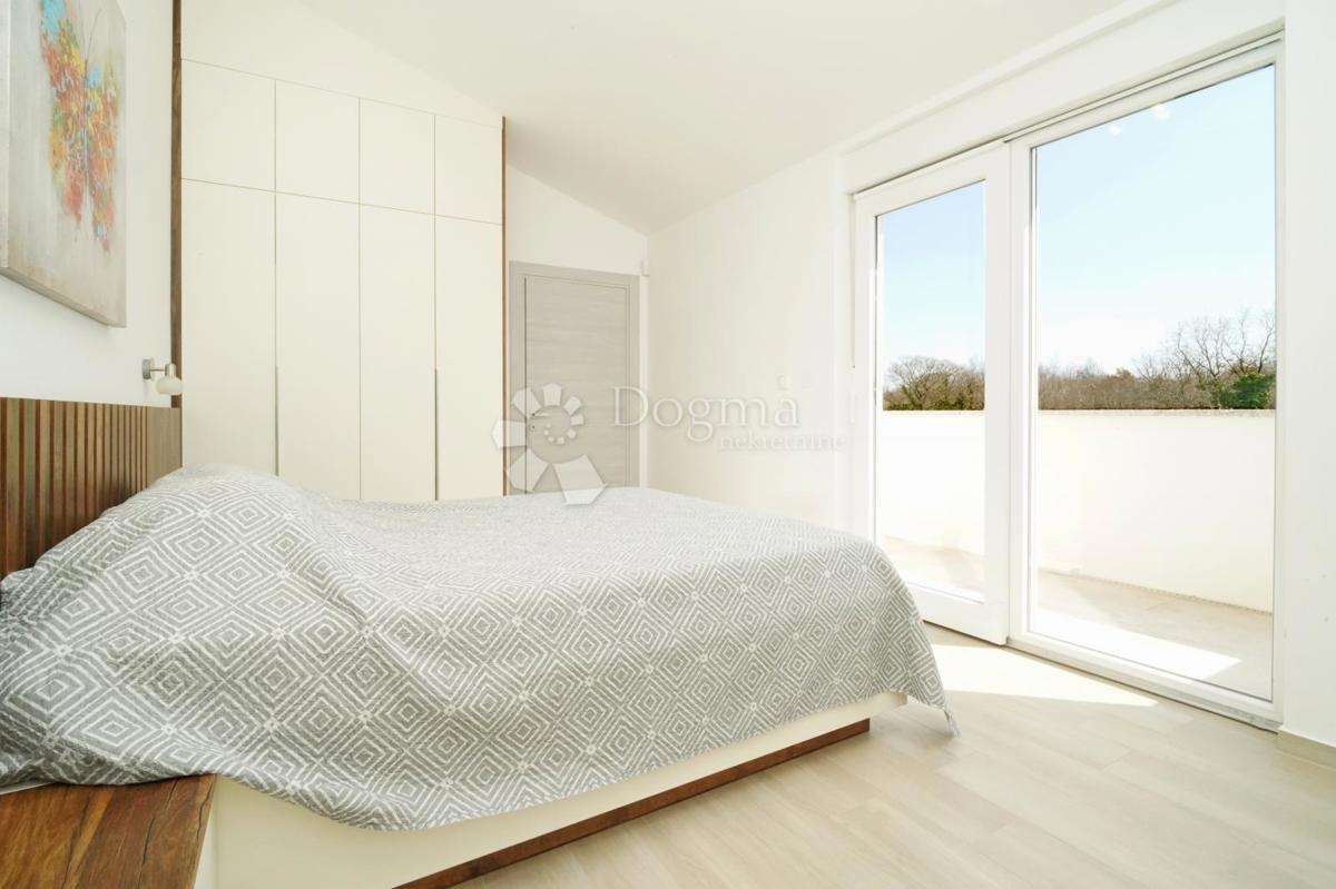 Hiša Svetvinčenat, 180m2