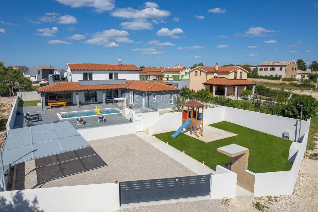 Hiša Svetvinčenat, 180m2