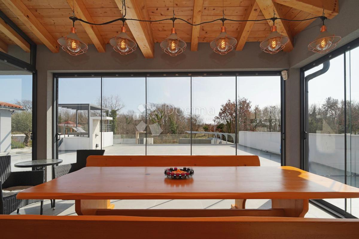 Hiša Svetvinčenat, 180m2