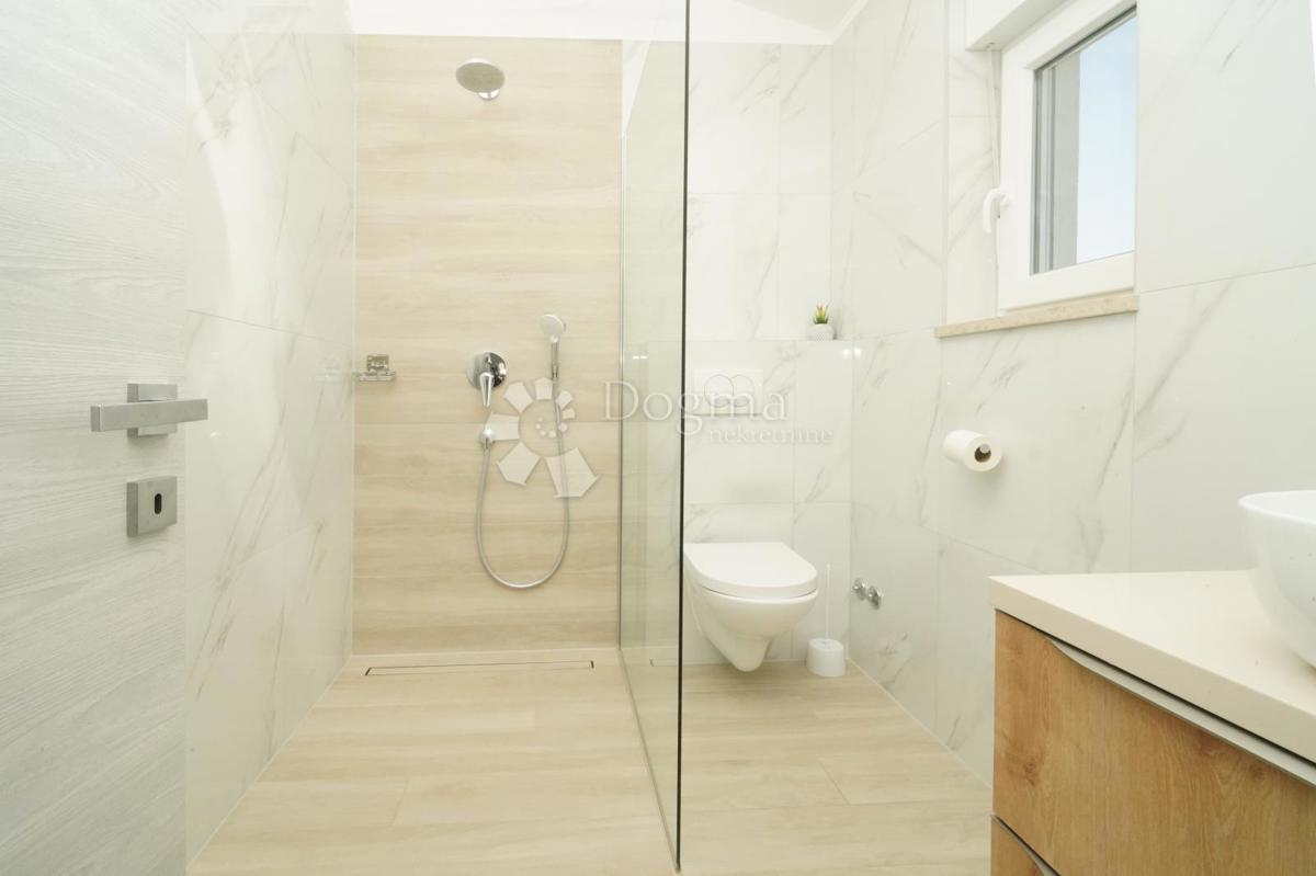 Hiša Svetvinčenat, 180m2