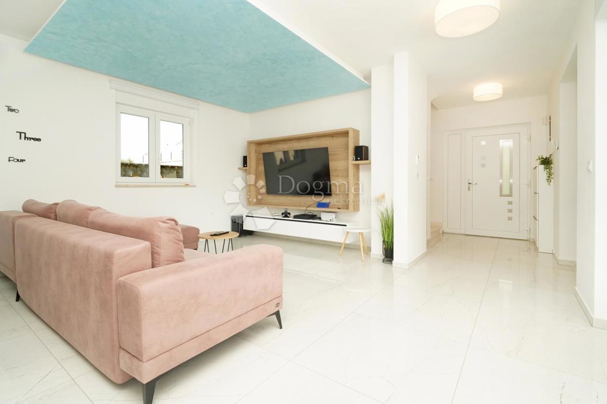 Hiša Svetvinčenat, 180m2