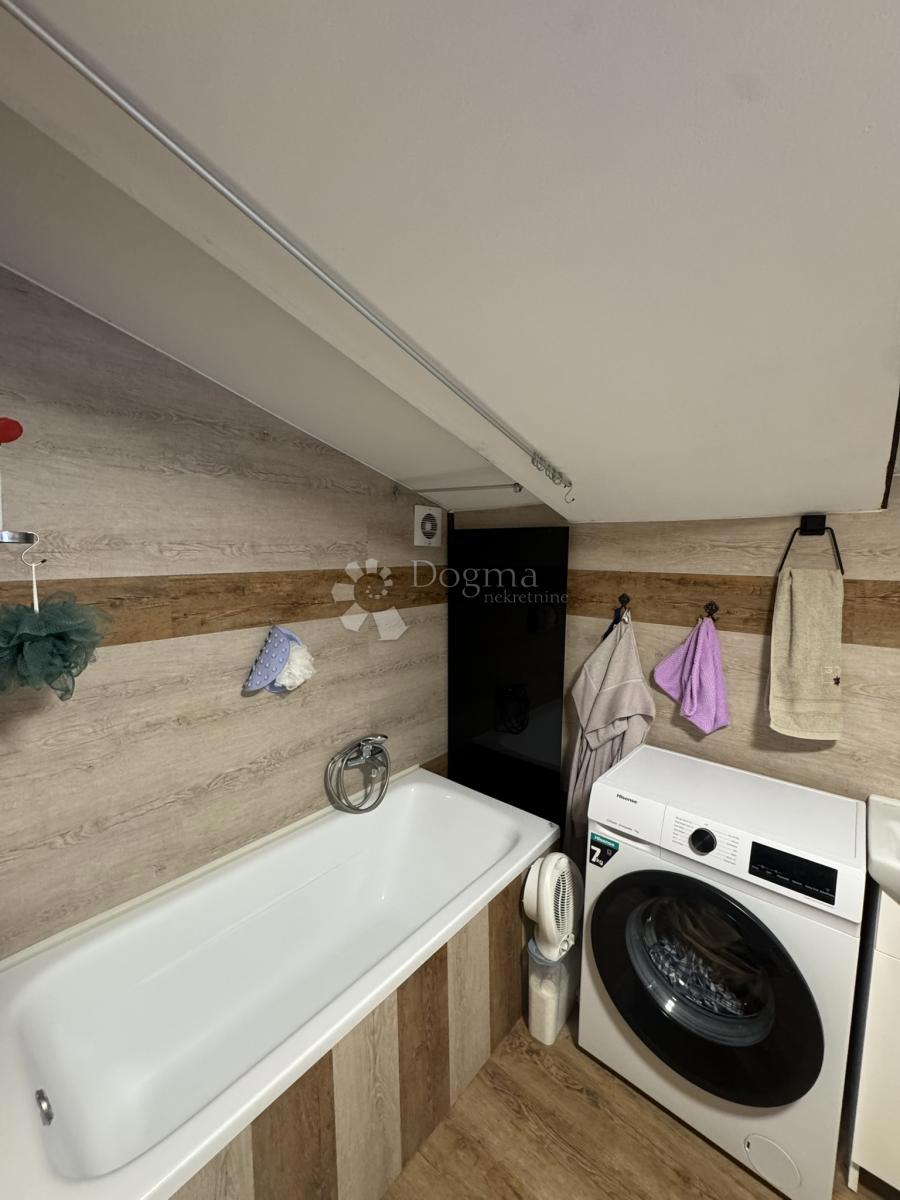 Hiša Kobasičari, Kapela, 124m2