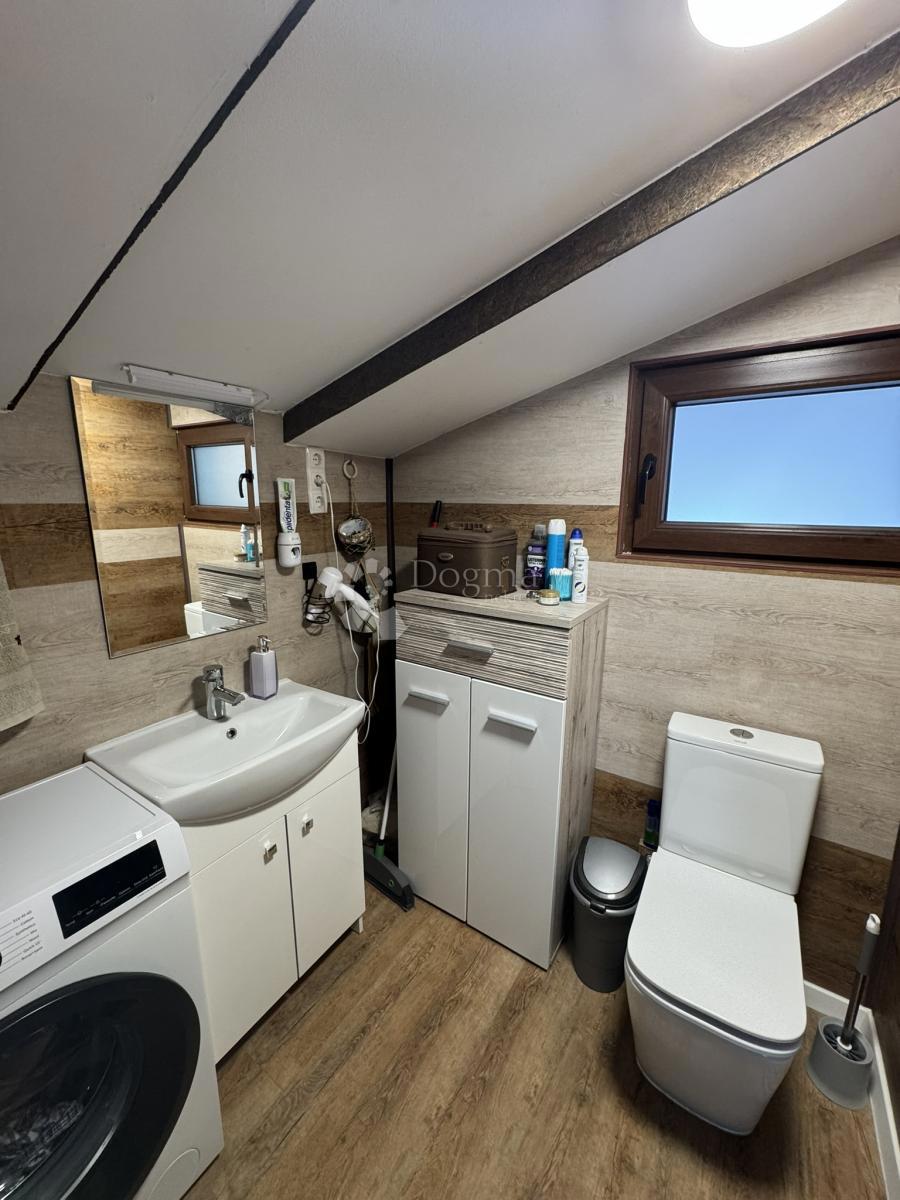 Hiša Kobasičari, Kapela, 124m2