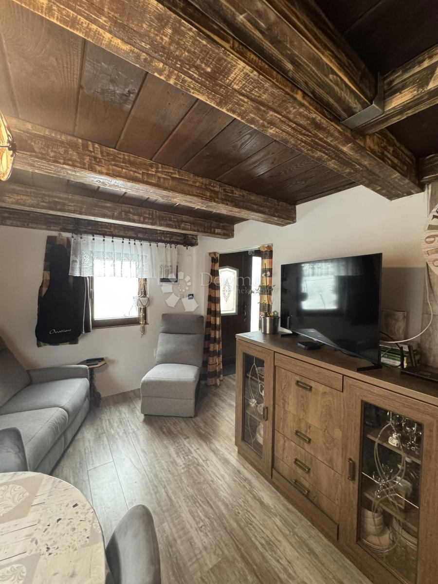 Hiša Kobasičari, Kapela, 124m2