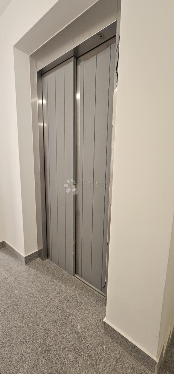 Apartma Krivi Put, Senj, 450m2