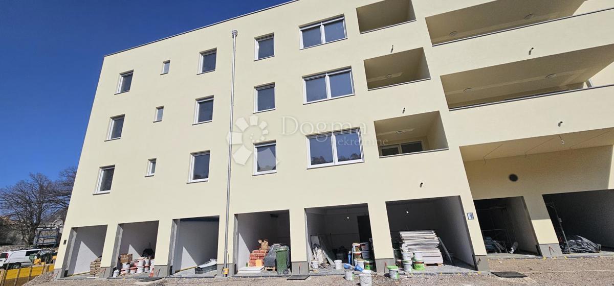 Apartma Krivi Put, Senj, 450m2