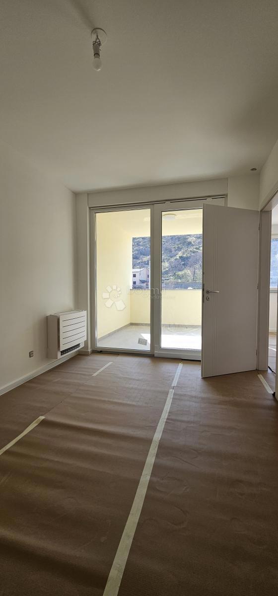 Apartma Krivi Put, Senj, 450m2