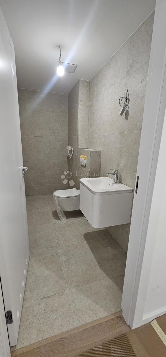 Apartma Krivi Put, Senj, 450m2