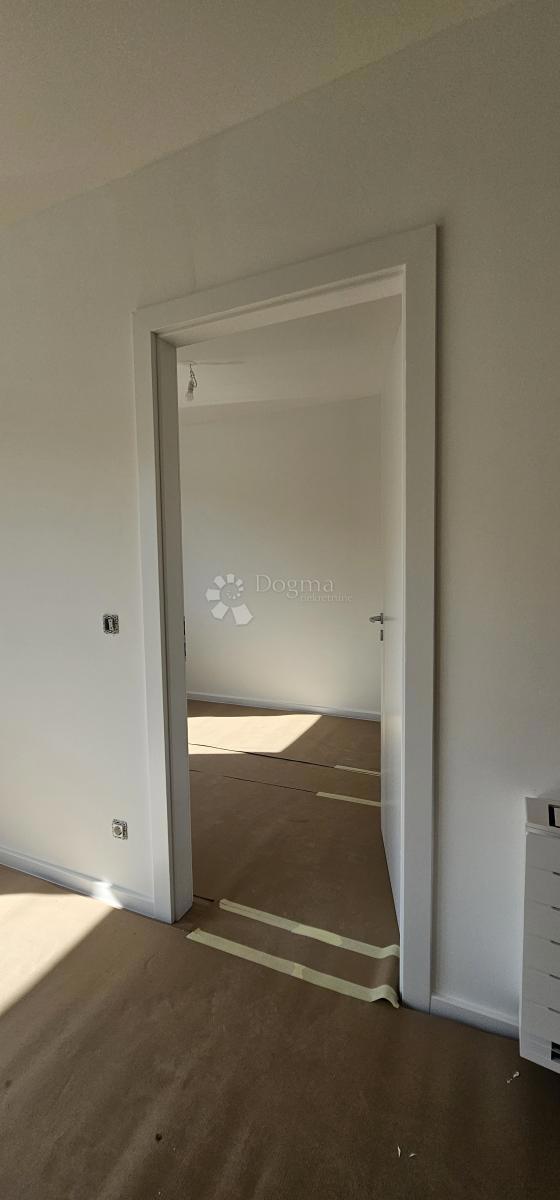 Apartma Krivi Put, Senj, 450m2