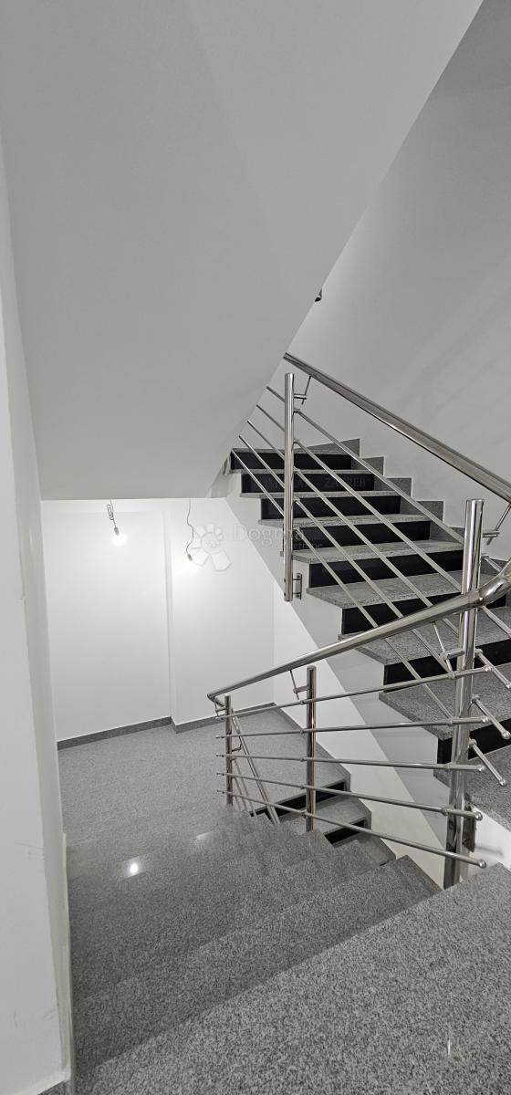 Apartma Krivi Put, Senj, 450m2