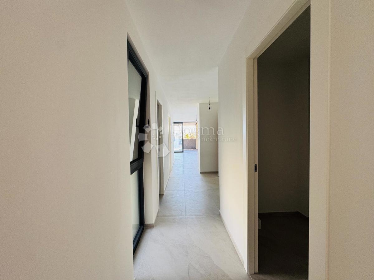 Stanovanje Novigrad, 134,99m2