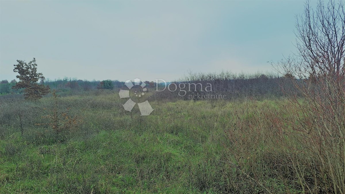 Zemljišče Umag, 1.580 m2