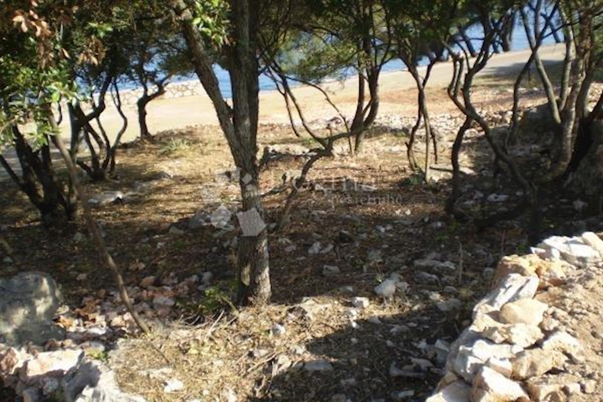 Zemljišče Hvar, 850m2