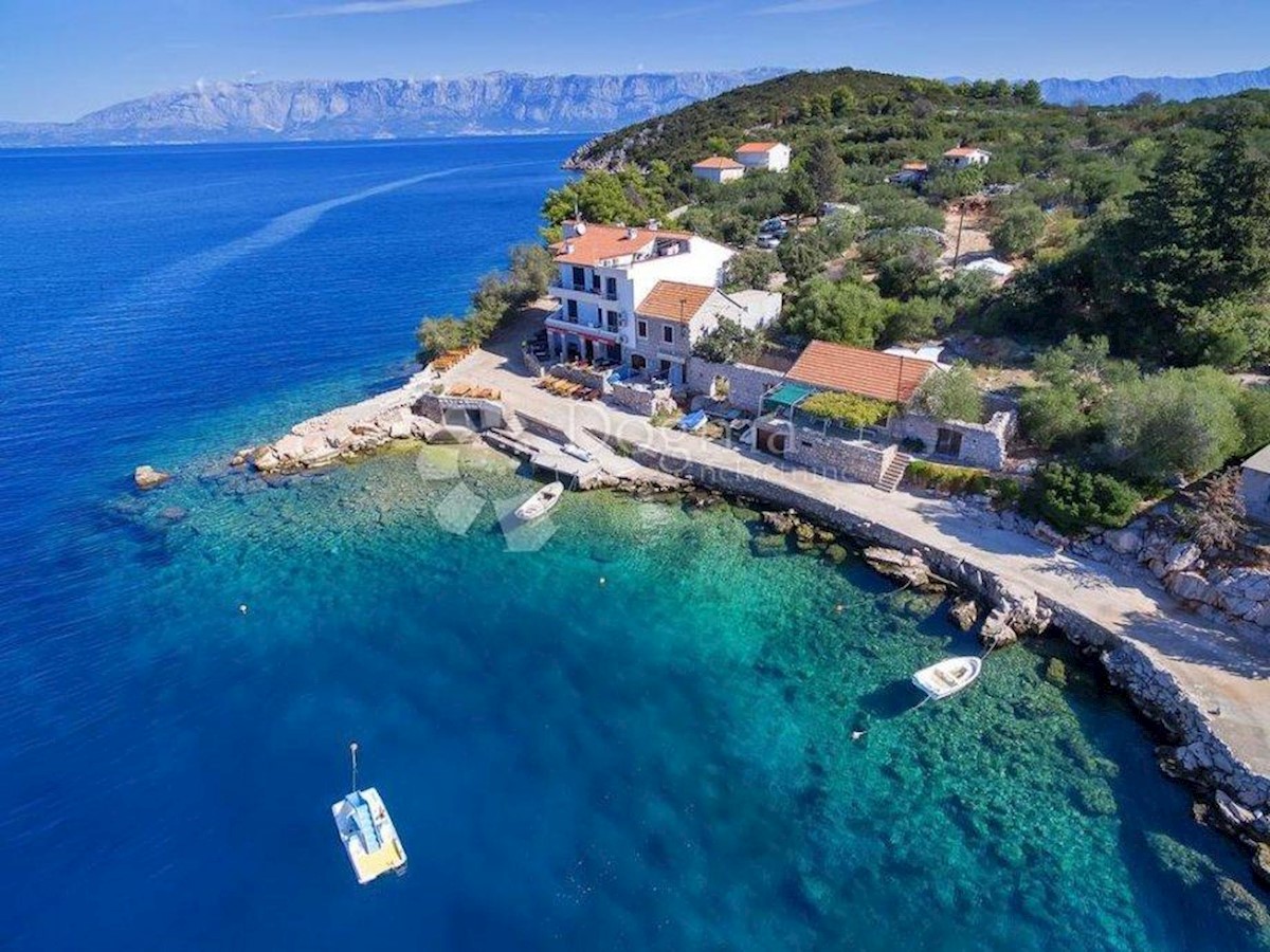 Zemljišče Hvar, 850m2