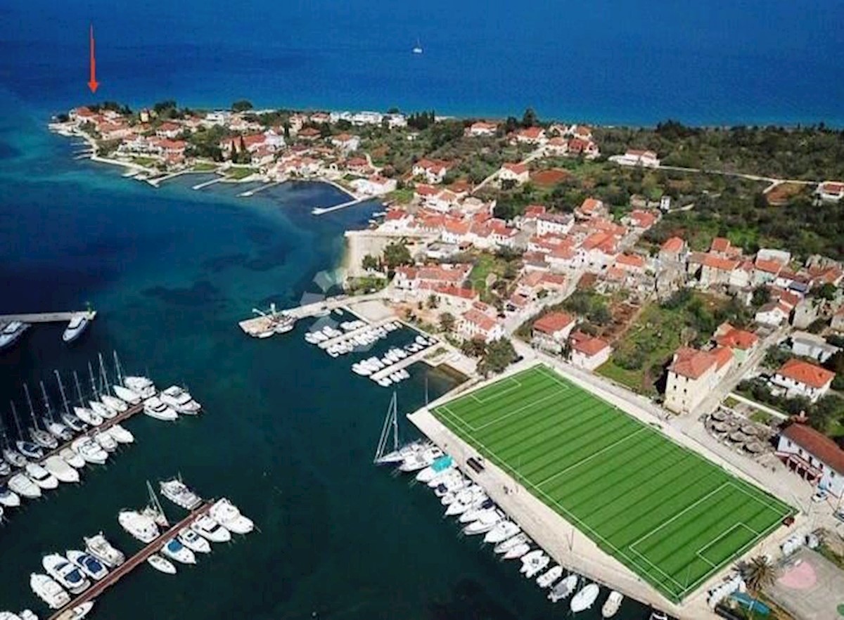 Zemljišče Sutomišćica, Preko, 1.015m2