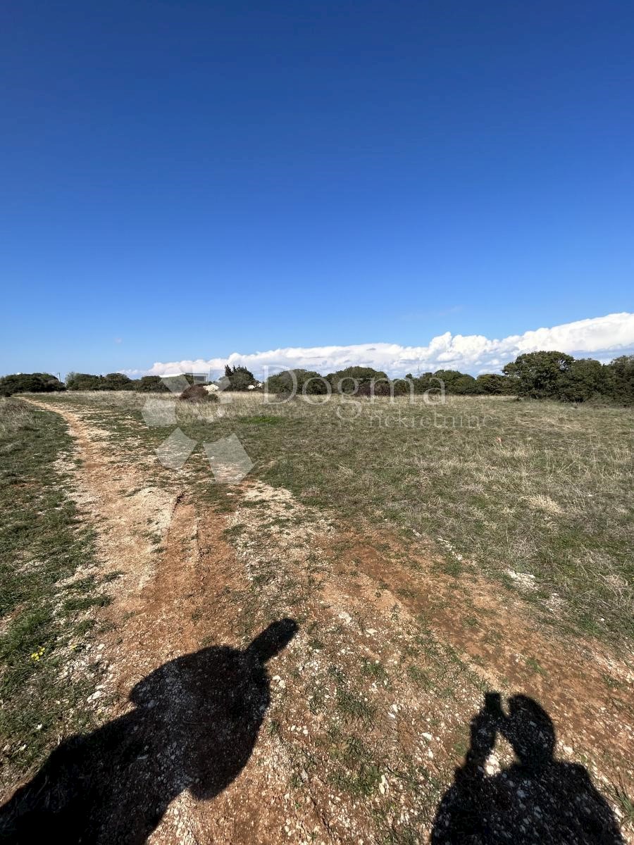 Zemljišče Premantura, Medulin, 1.501m2
