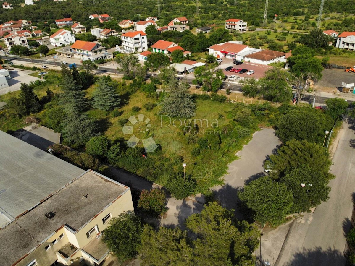 Poslovni prostor Bilice, Šibenik - Okolica, 2.200m2