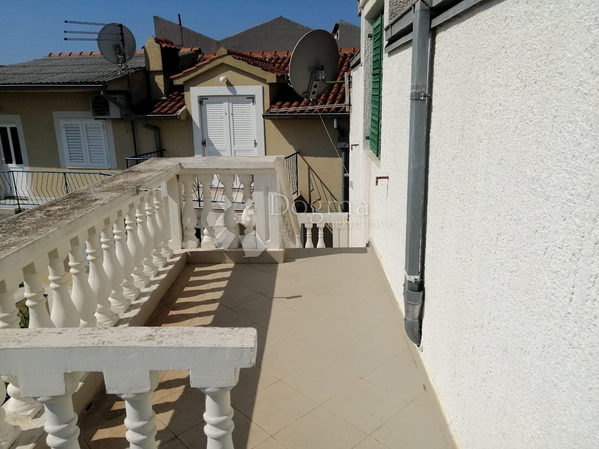 Hiša Vodice, 300m2