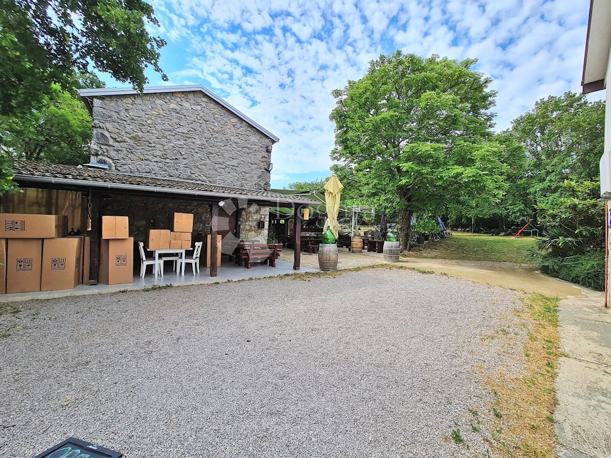 Hiša Hum, Buzet, 400m2