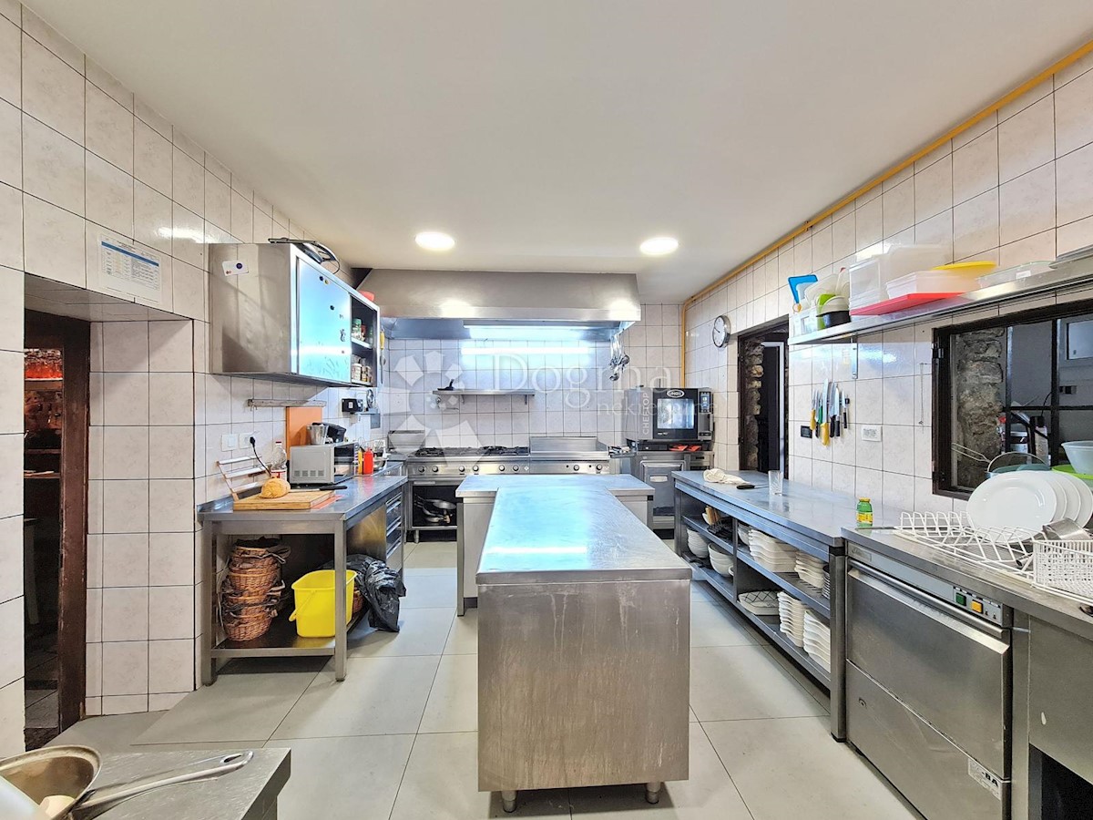 Hiša Hum, Buzet, 400m2