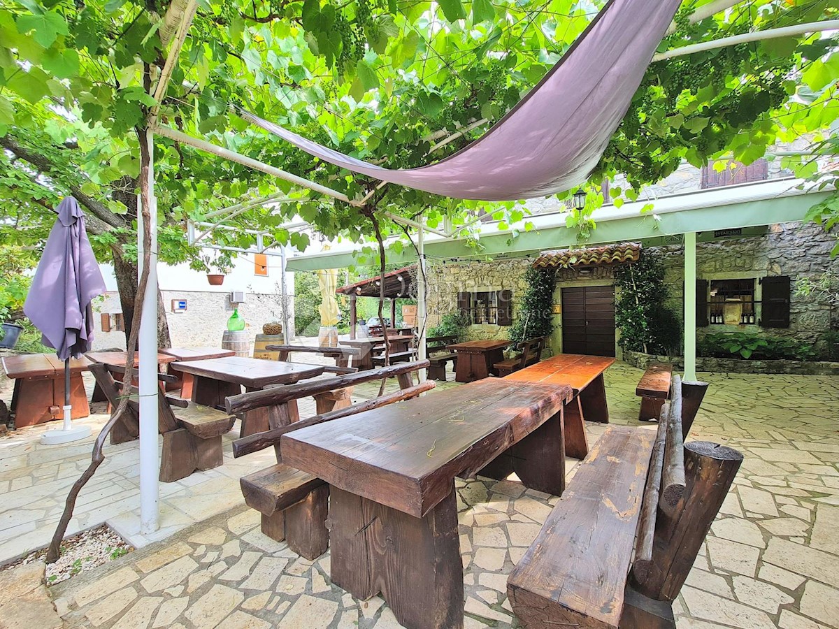 Hiša Hum, Buzet, 400m2