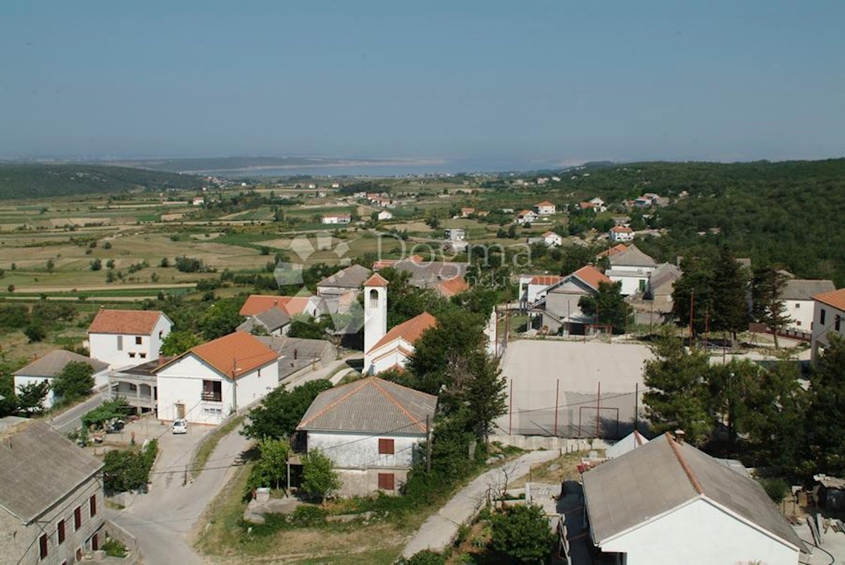 Zemljišče Radovin, Ražanac, 1.197m2