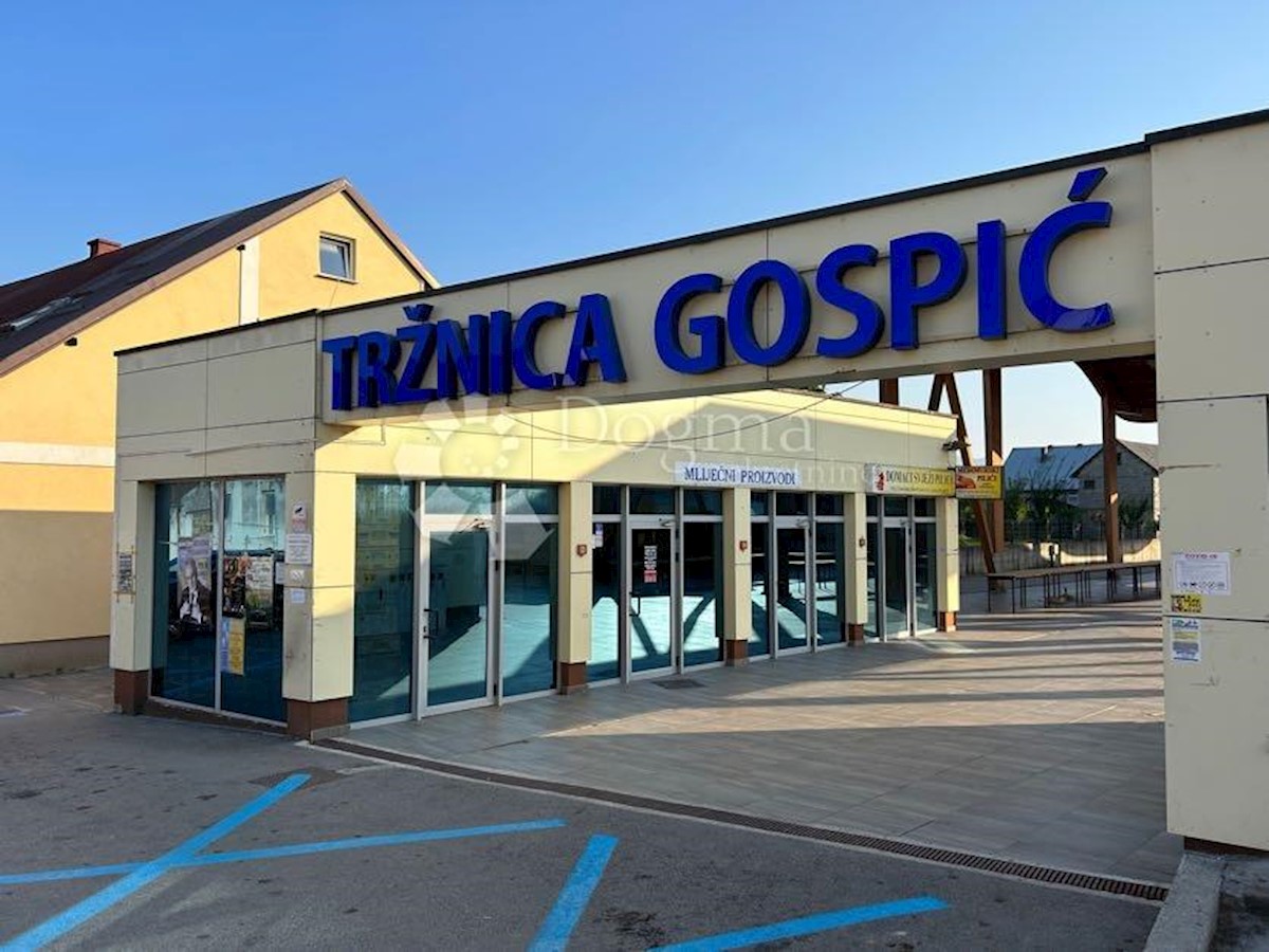 Hiša Centar, Gospić, 300m2