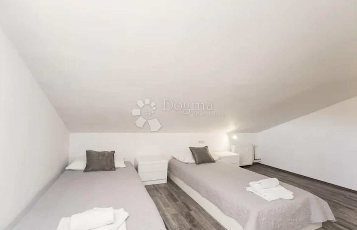 Apartma Novalja, 115m2