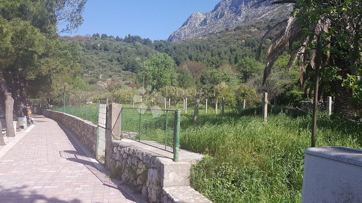 Zemljišče Podaca, Gradac, 4.876m2