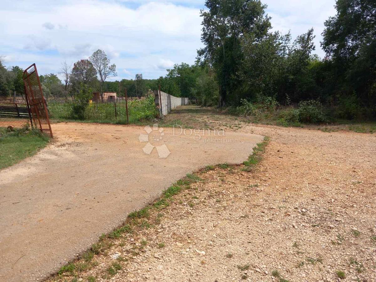 Zemljišče Baderna, Poreč, 1.503m2
