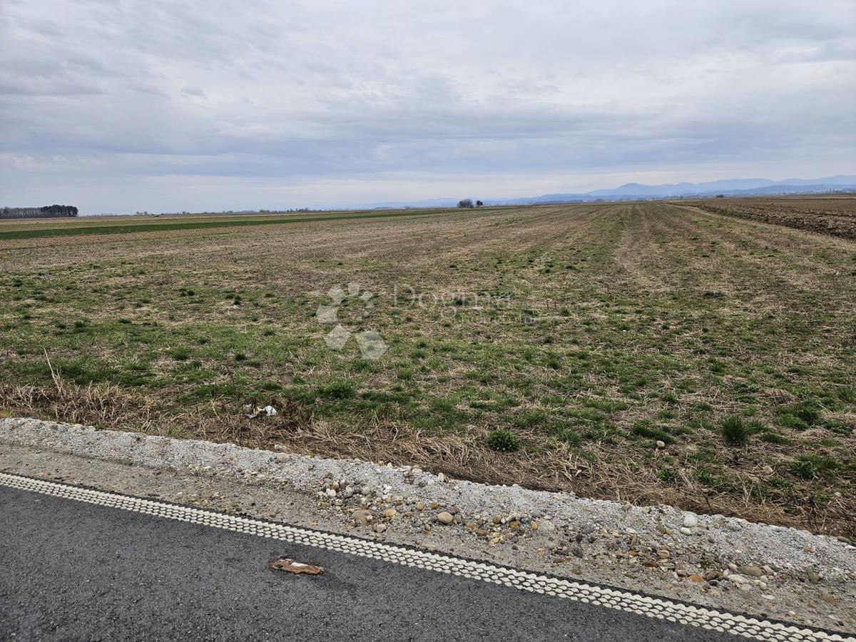 Zemljišče Donje Ladanje, Maruševec, 14.121m2