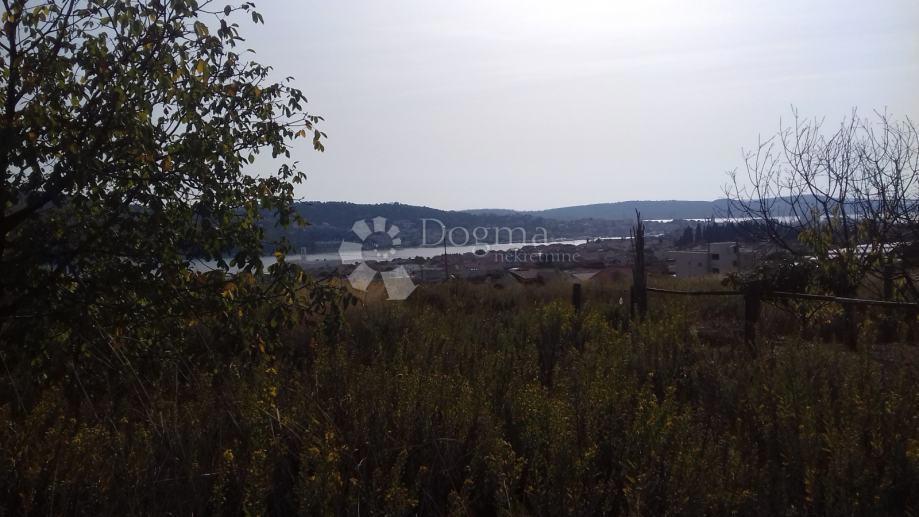Zemljišče Trogir, 800m2