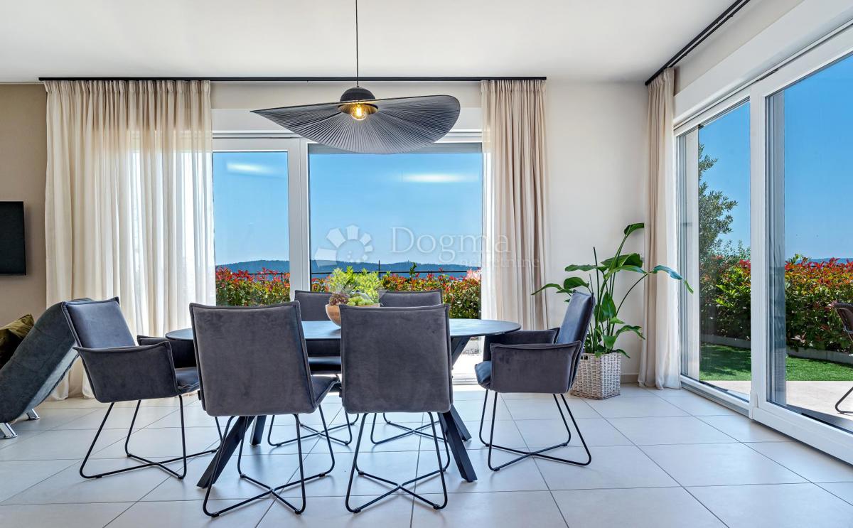 Hiša Kaštel Sućurac, Kaštela, 219m2