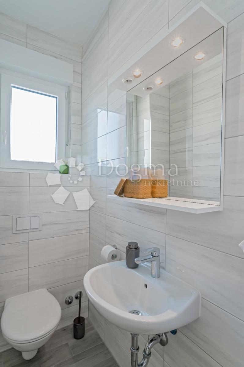 Hiša Kaštel Sućurac, Kaštela, 219m2