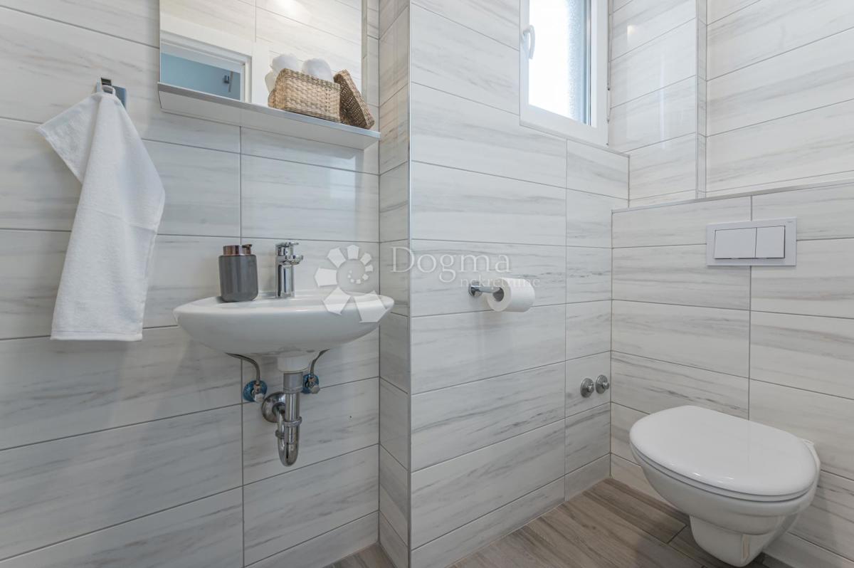 Hiša Kaštel Sućurac, Kaštela, 219m2