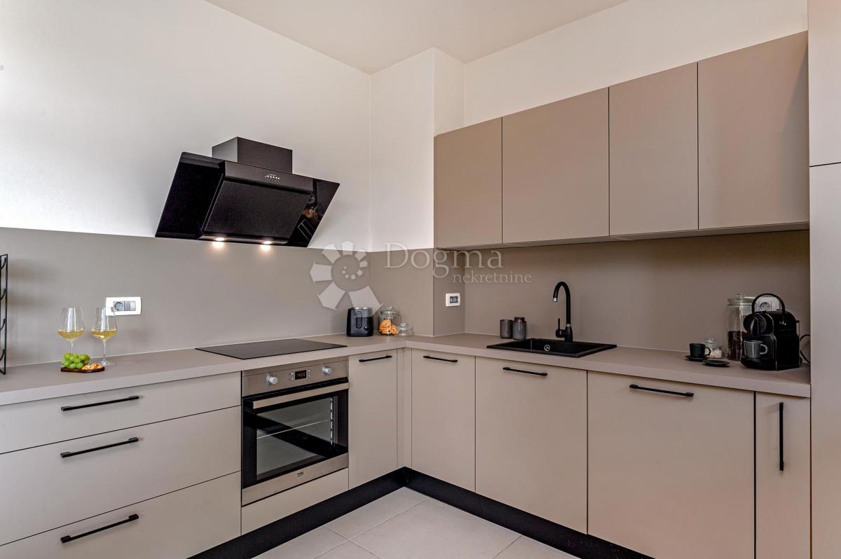 Hiša Kaštel Sućurac, Kaštela, 219m2