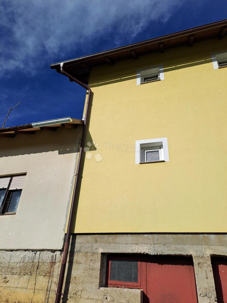 Hiša Jošavica, Petrinja, 597m2