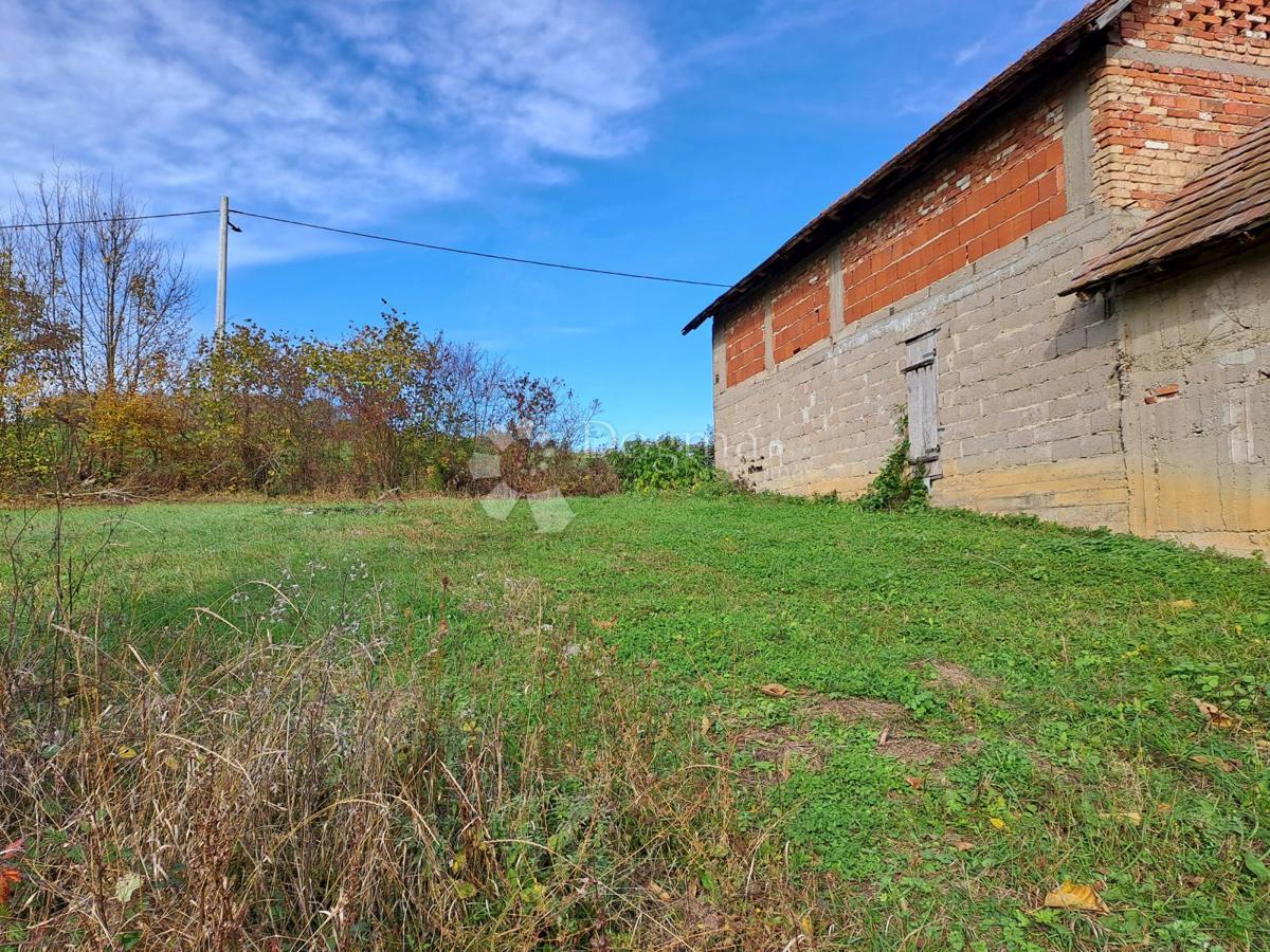 Hiša Jošavica, Petrinja, 597m2