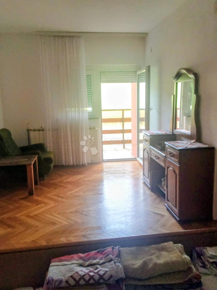 Hiša Jošavica, Petrinja, 597m2