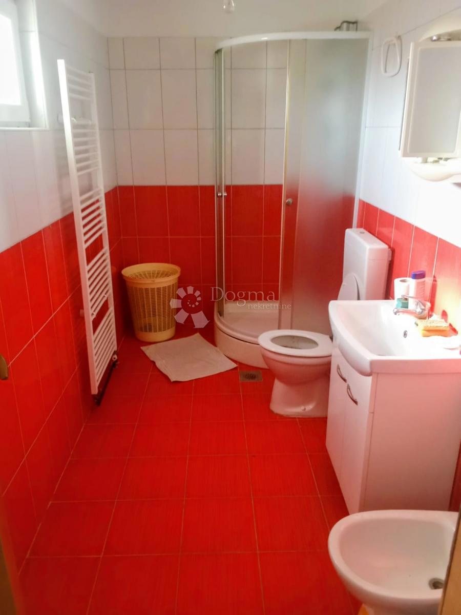 Hiša Jošavica, Petrinja, 597m2