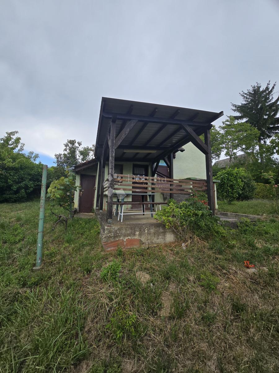 Zemljišče Varaždin Breg, Gornji Kneginec, 1.097m2