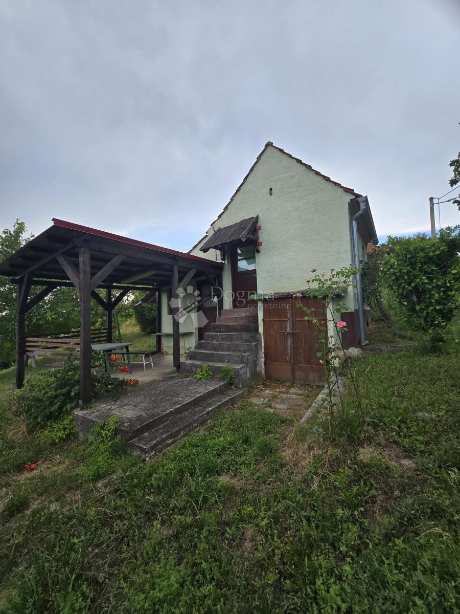 Zemljišče Varaždin Breg, Gornji Kneginec, 1.097m2