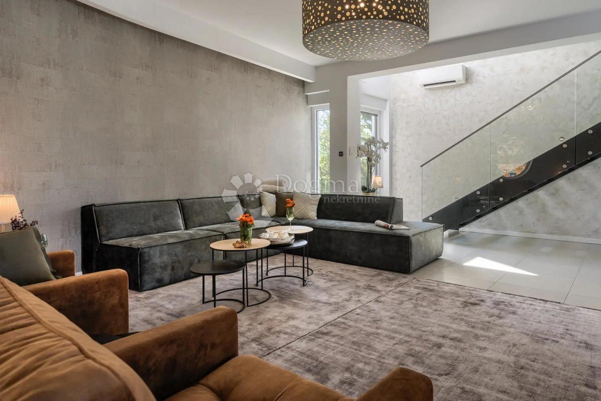 Hiša Svetvinčenat, 487m2