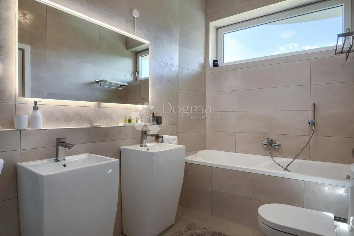 Hiša Svetvinčenat, 487m2