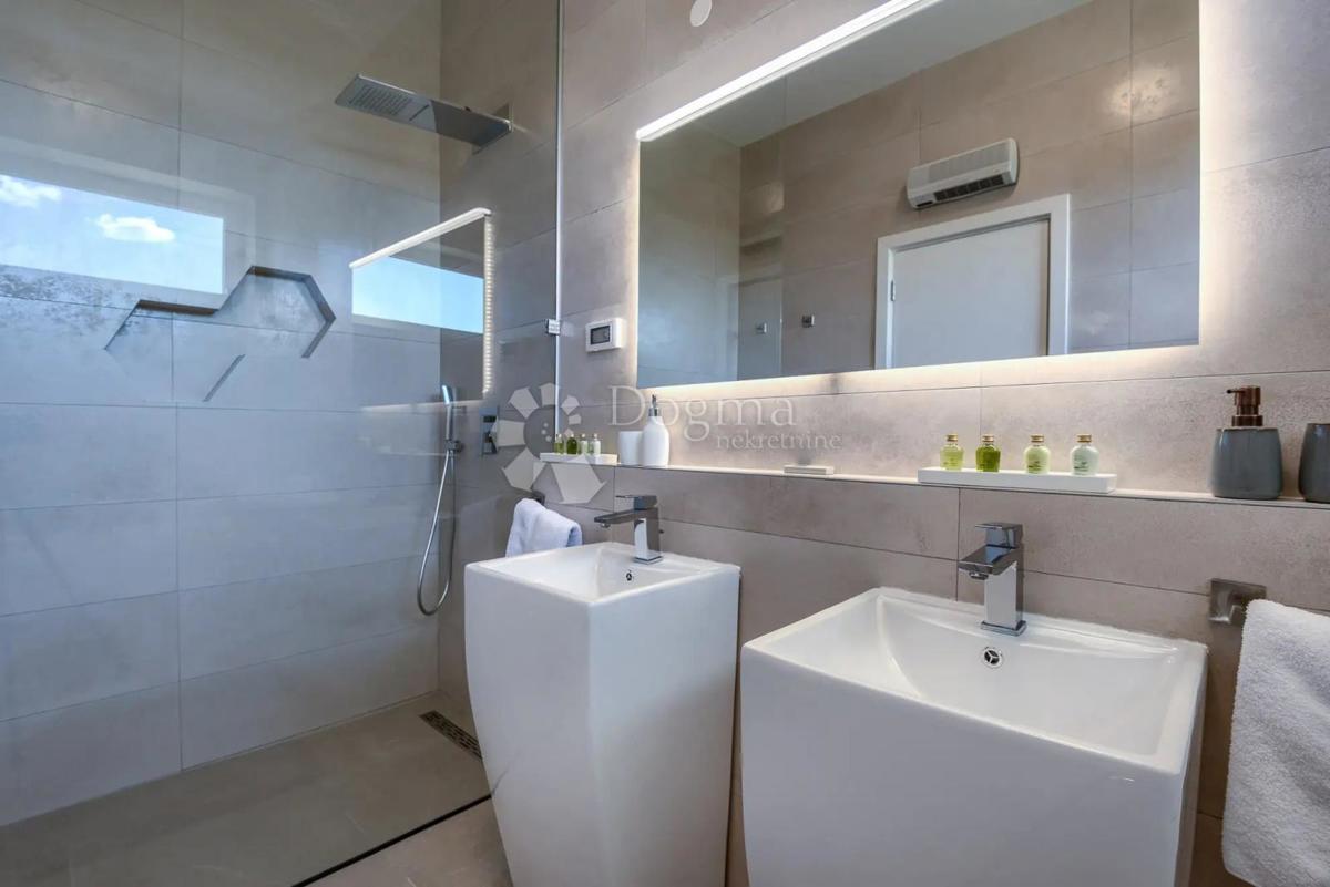 Hiša Svetvinčenat, 487m2