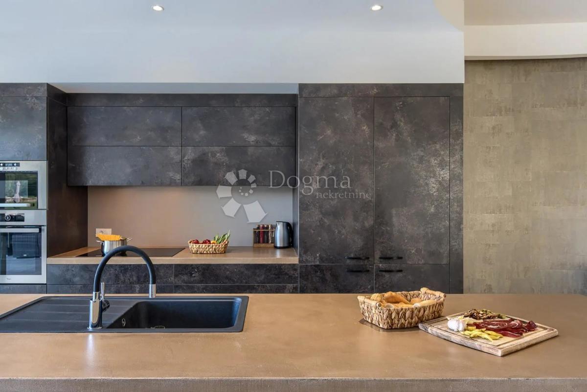 Hiša Svetvinčenat, 487m2